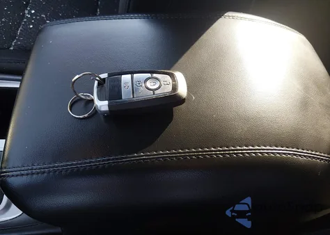 2022 Ford Explorer Xlt z USA, uszkodzony, nr VIN 1FMSK7DH6NGA73590